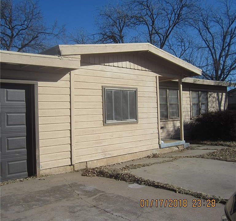 1st image of 2342 Moore St