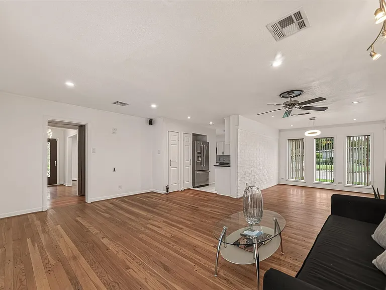 5666 Overbrook Ln — Photo 8