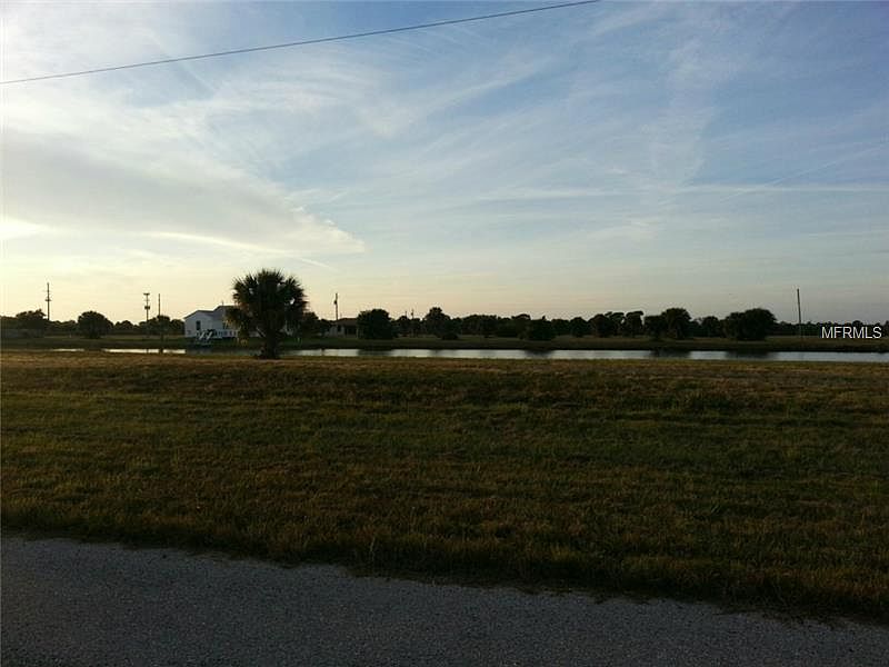 2nd image of 10 Blue Hen Dr