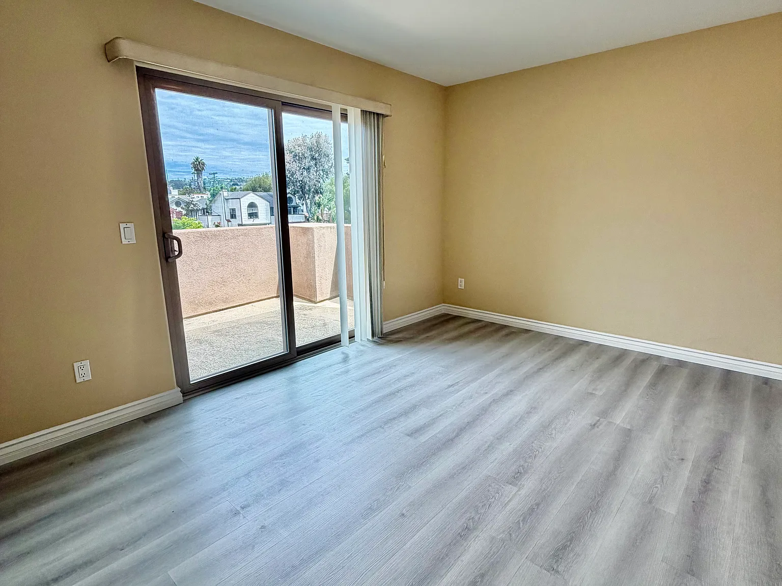 4281 Lamont St — Photo 4