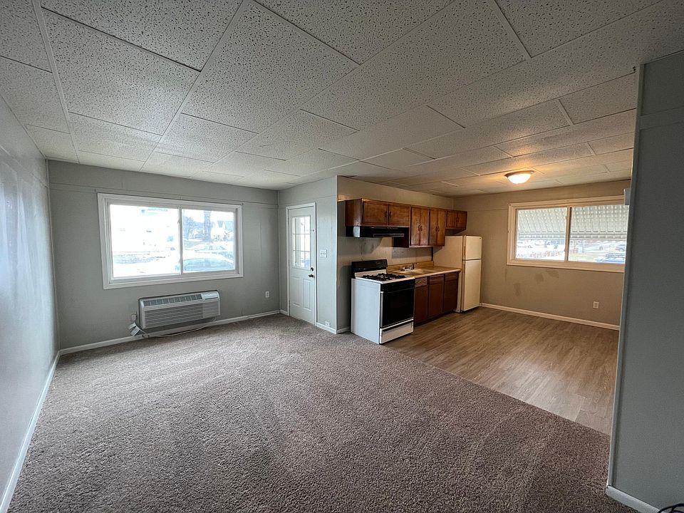 2nd image of 222 E Monroe St APT 1