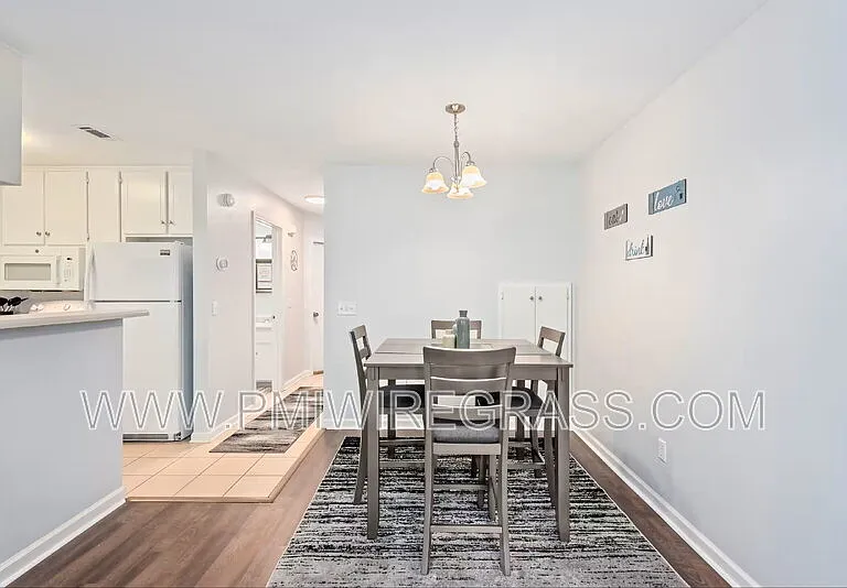 208 Foxchase Ln — Photo 8