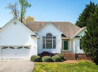 6548 Saint Cecelia Dr, Midlothian, VA 23112