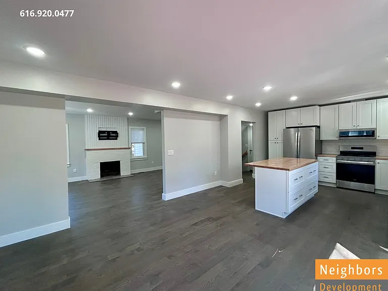 2390 Crestview Dr SW — Photo 5