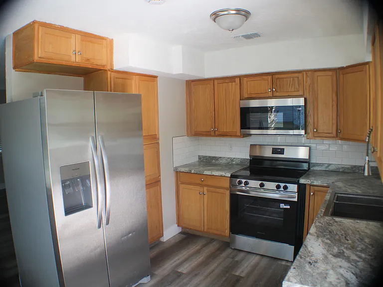 1848 S Palmetto Ave — Photo 13