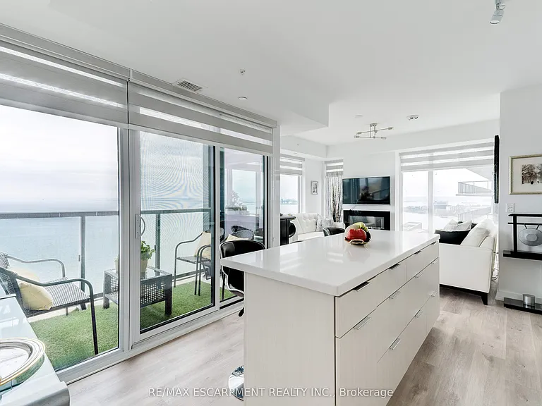 370 Martha St #1707 — Photo 10