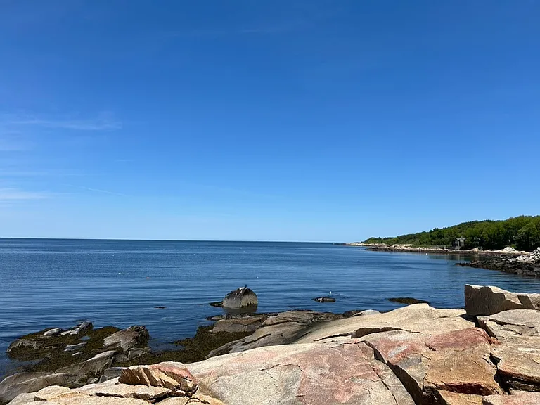 Ipswich Bay steps from house
