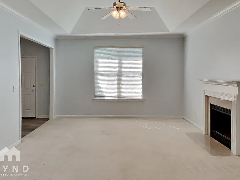 1007 Riviera Dr — Photo 7
