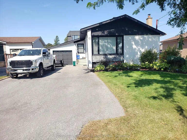 13 Rockport Cres #MAIN — Photo 1