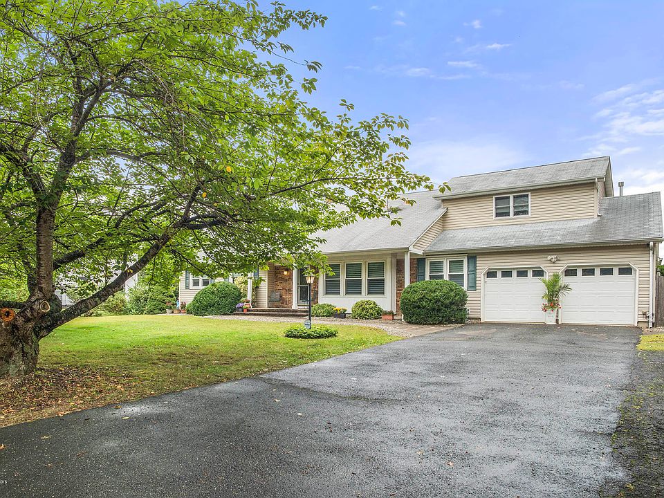 1st image of 38 Sherwood Dr