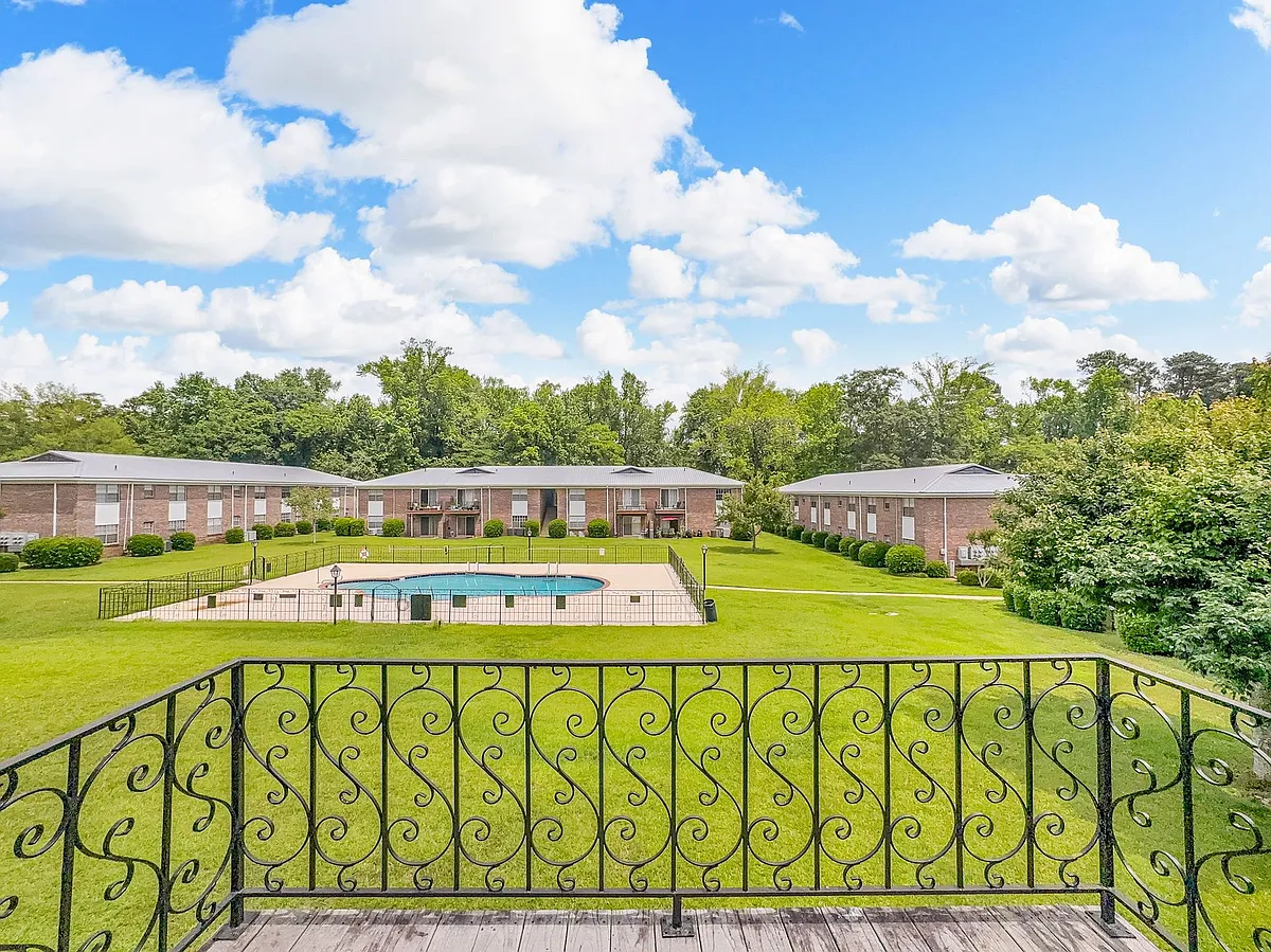 Building Photo - Chateau Orleans Apartments