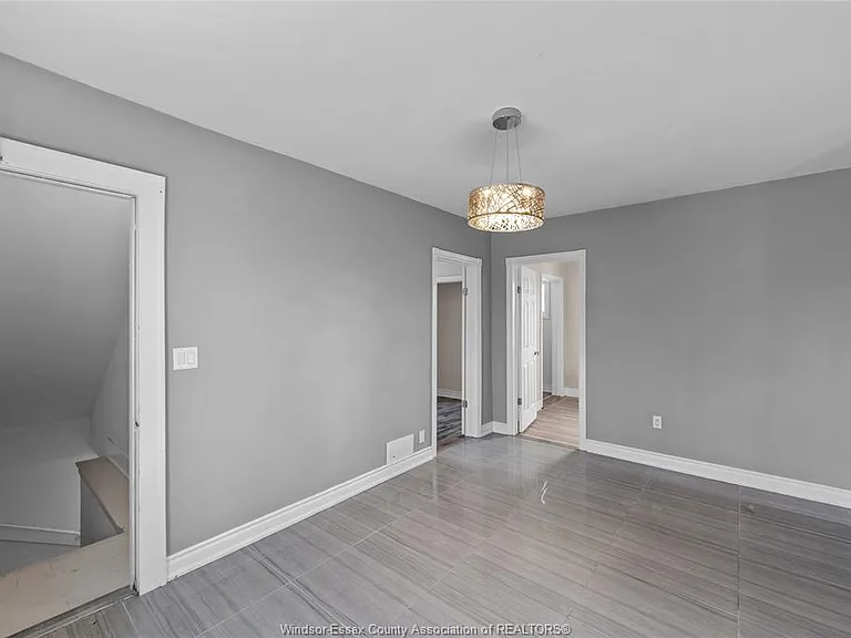 1156 Elm Ave #UPPER — Photo 8