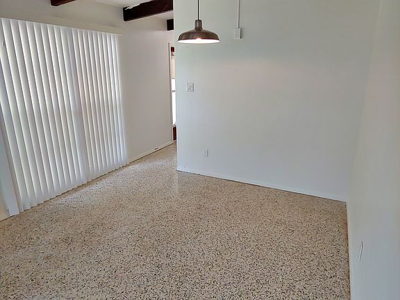 4th image of 5222 S Himes Ave