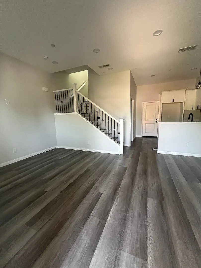 9223 Cypress Ave Fontana, CA 92335 — Photo 2