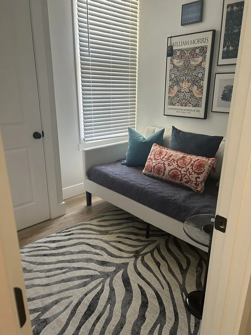 Gorgeous Midtown Sacramento Flat — Photo 2