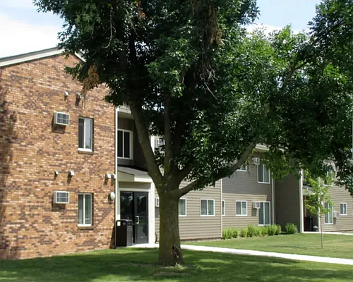 Nobles Square Apartments Photo 1