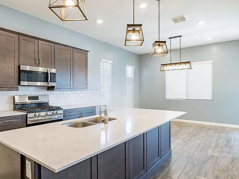 2811 W Pollack St — Photo 10