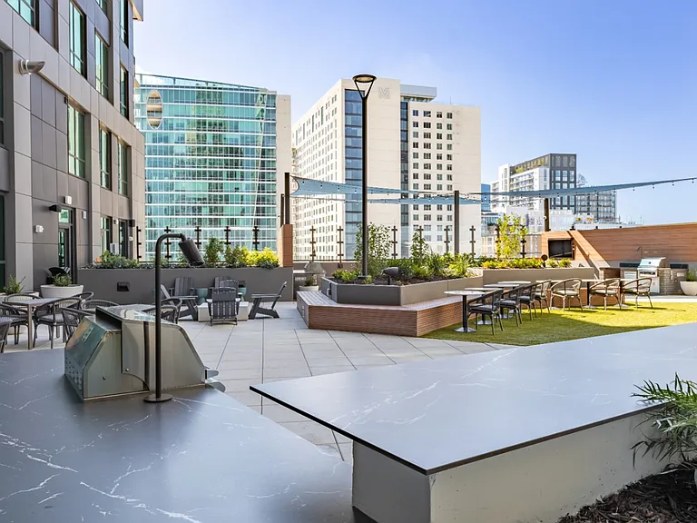 Momentum Midtown — Photo 26