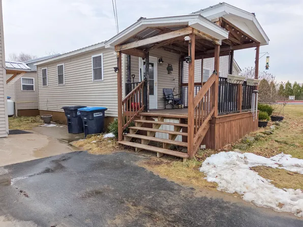 88 Cemetery Rd, North Lawrence, NY 12967