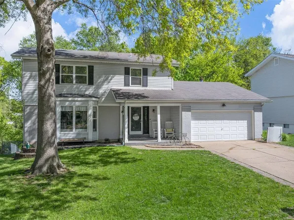3955 Summerview Dr, Saint Charles, MO 63304
