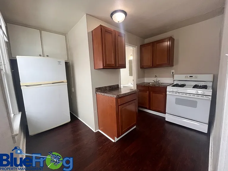 901 Harvey St #4 — Photo 6