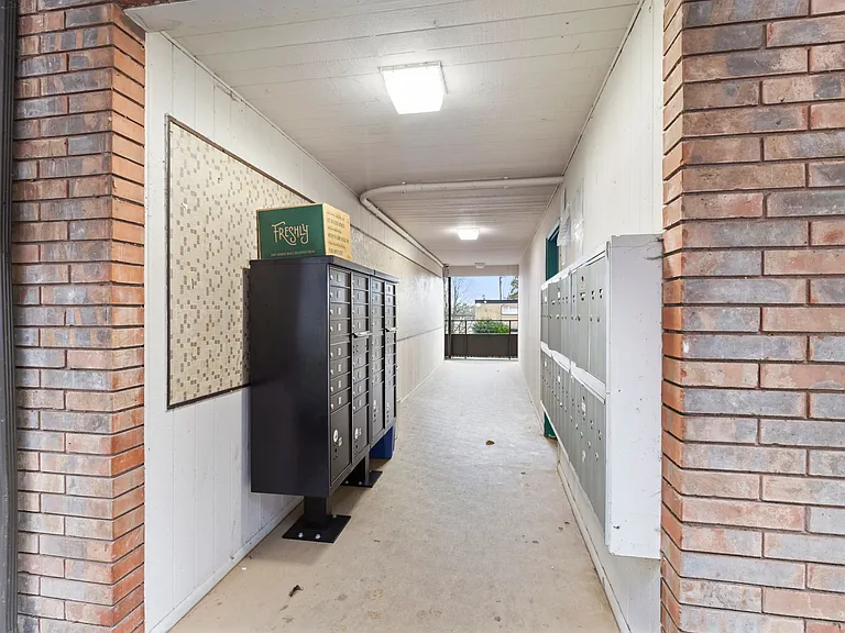 39th Ave Flats — Photo 4