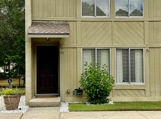 100 Mathews Dr APT 7, Hilton Head Island, SC 29926