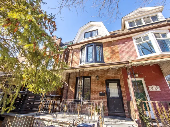 200 Roxton Rd, Toronto, ON M6J 2Y5