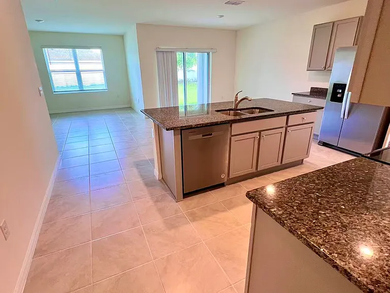 2730 Deep Creek Ave — Photo 4