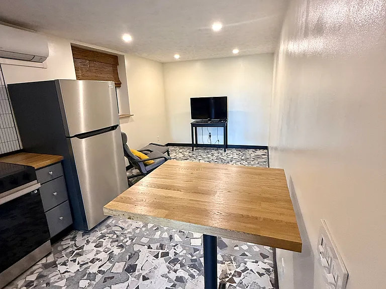 718 Pierce St — Photo 12