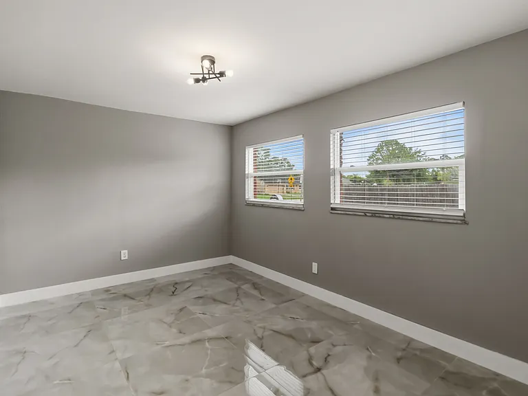436 Eagle Creek Cir — Photo 23