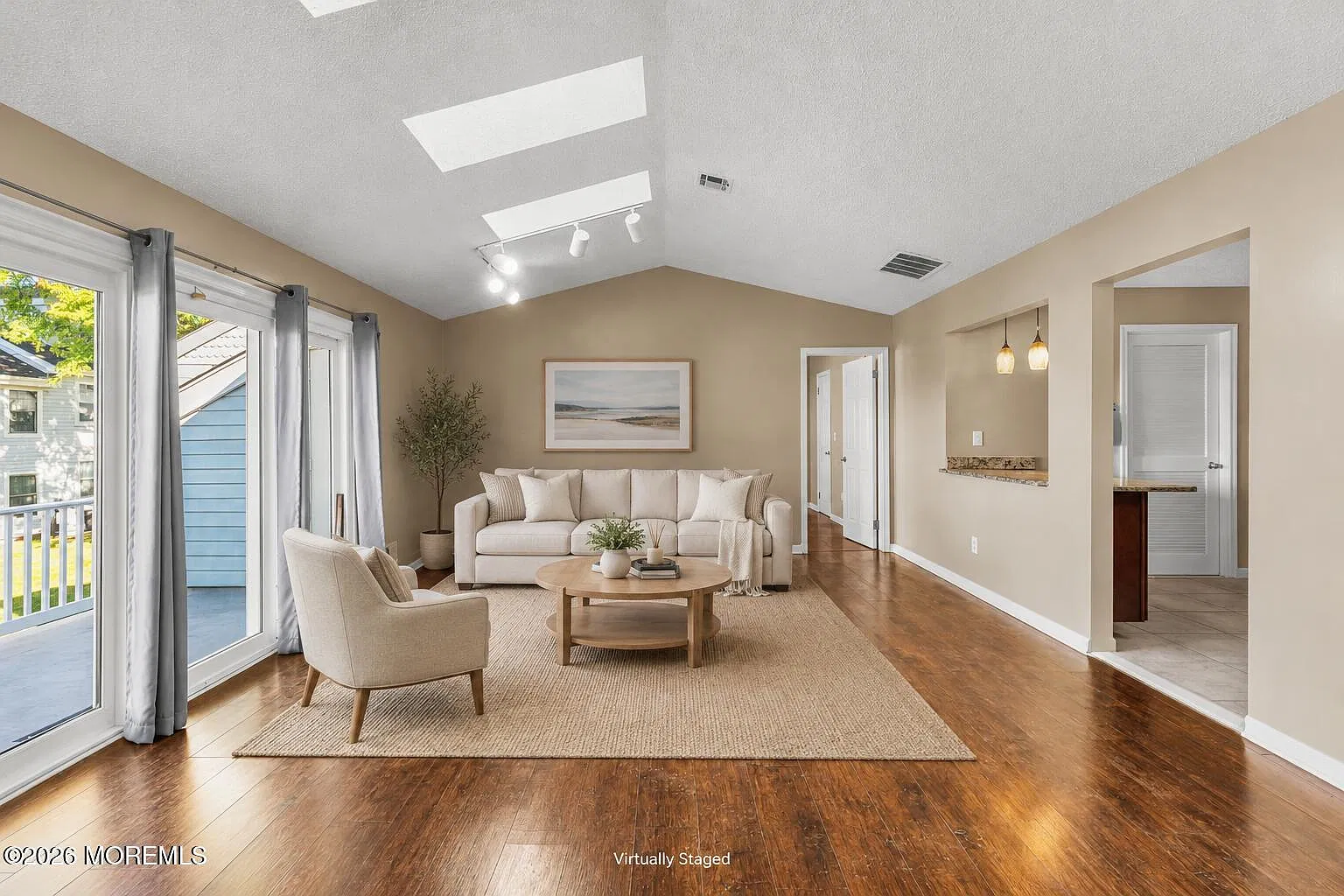 2 bed, 1319 sqft, $3,200 — Photo 4