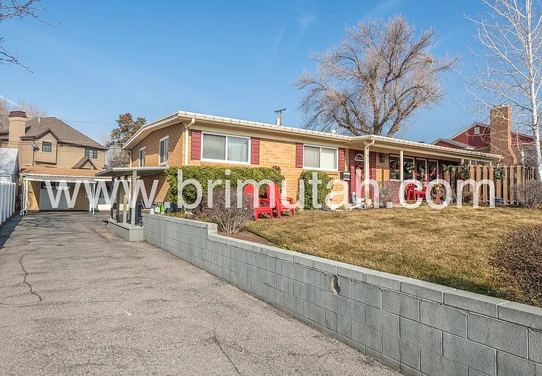 1877 E Osage Orange Ave #2 — Photo 1