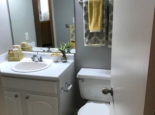 1492 Westford Cir, Westlake, OH 44145