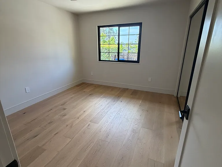 683 Marine View Ave #1 — Photo 38