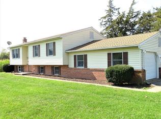 5645 Elizabethtown Rd, Palmyra, PA 17078
