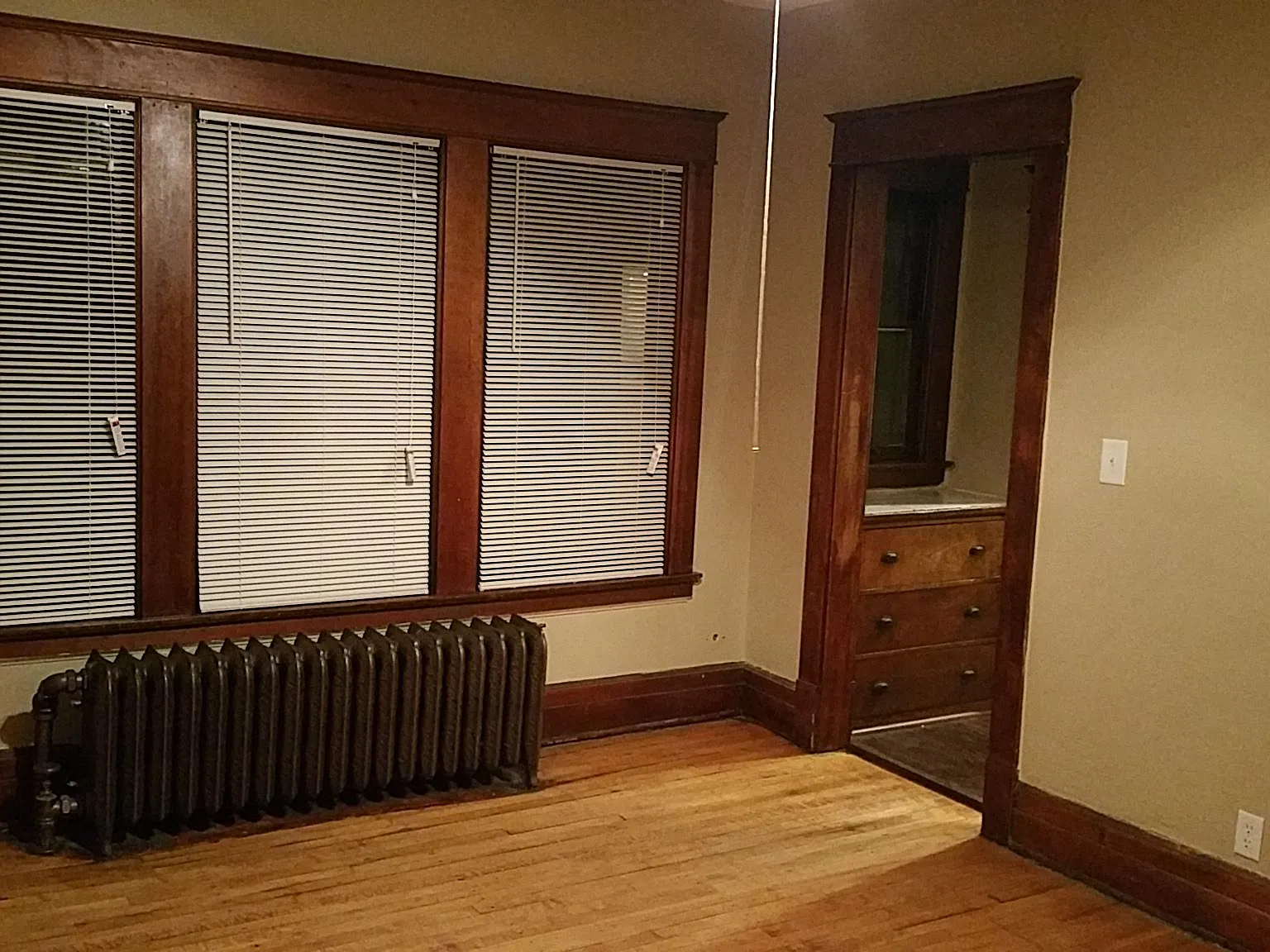 2 bed, 700 sqft, $1,195 — Photo 1