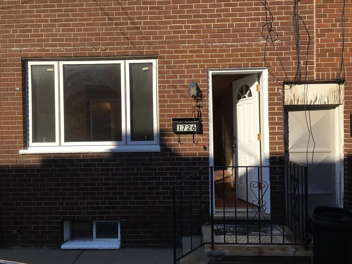 2 bed, 1.5 bath, 1296 sqft, $2,100 — Photo 3
