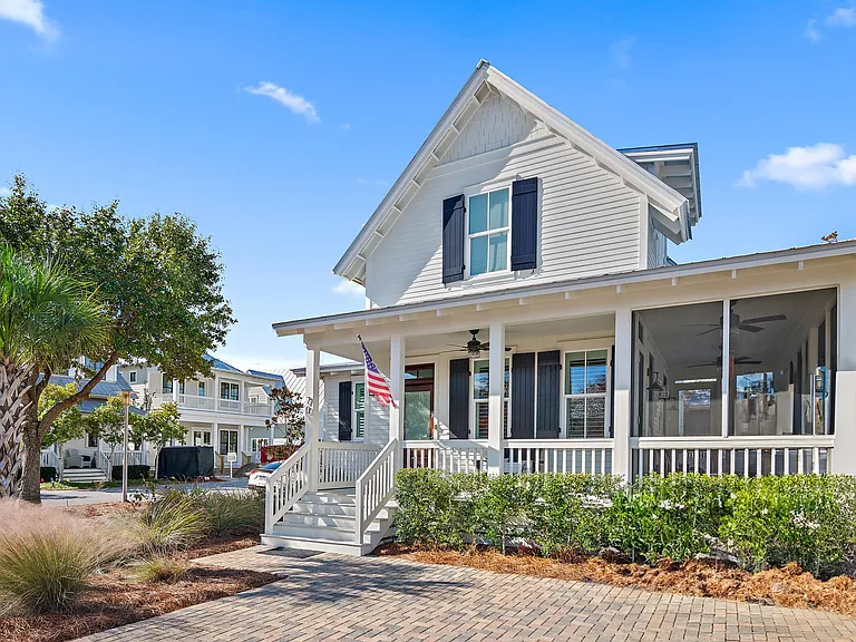 70 Cypress Cir — Photo 1