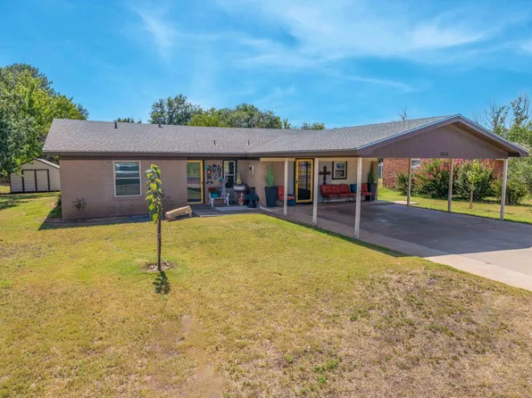 703 W Stinson St, Dimmitt, TX 79027