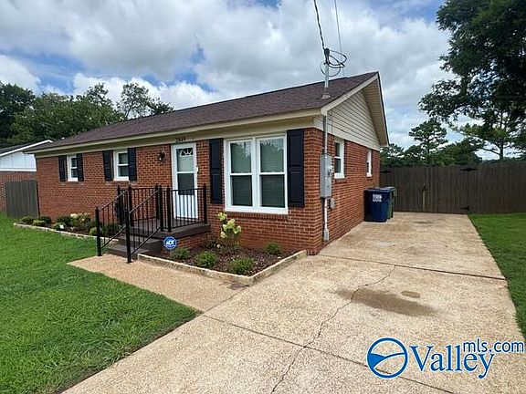 3rd image of 2849 Greenside Dr NW