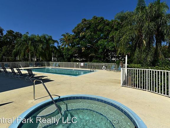 4th image of 850 S Tamiami Trl APT 825