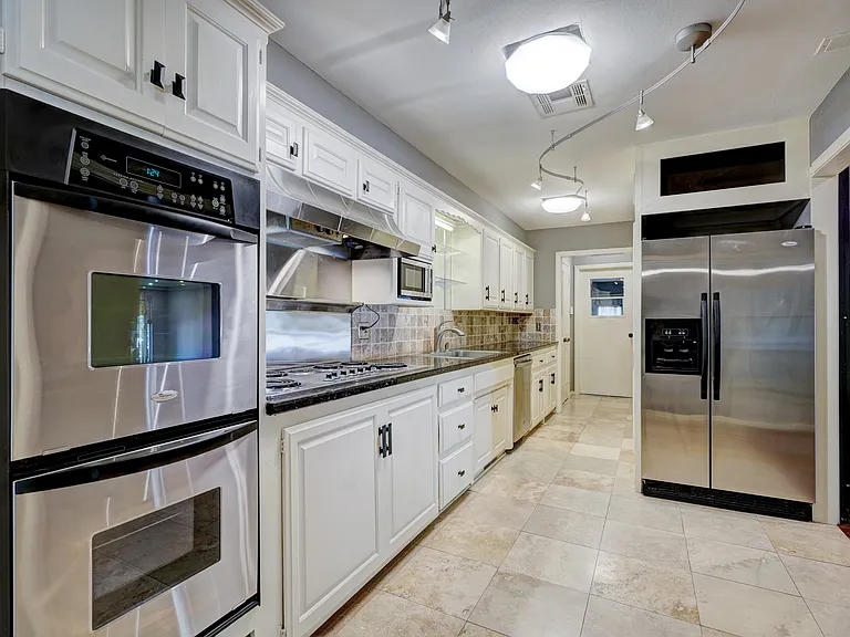 6325 Glenbrook Ct — Photo 21