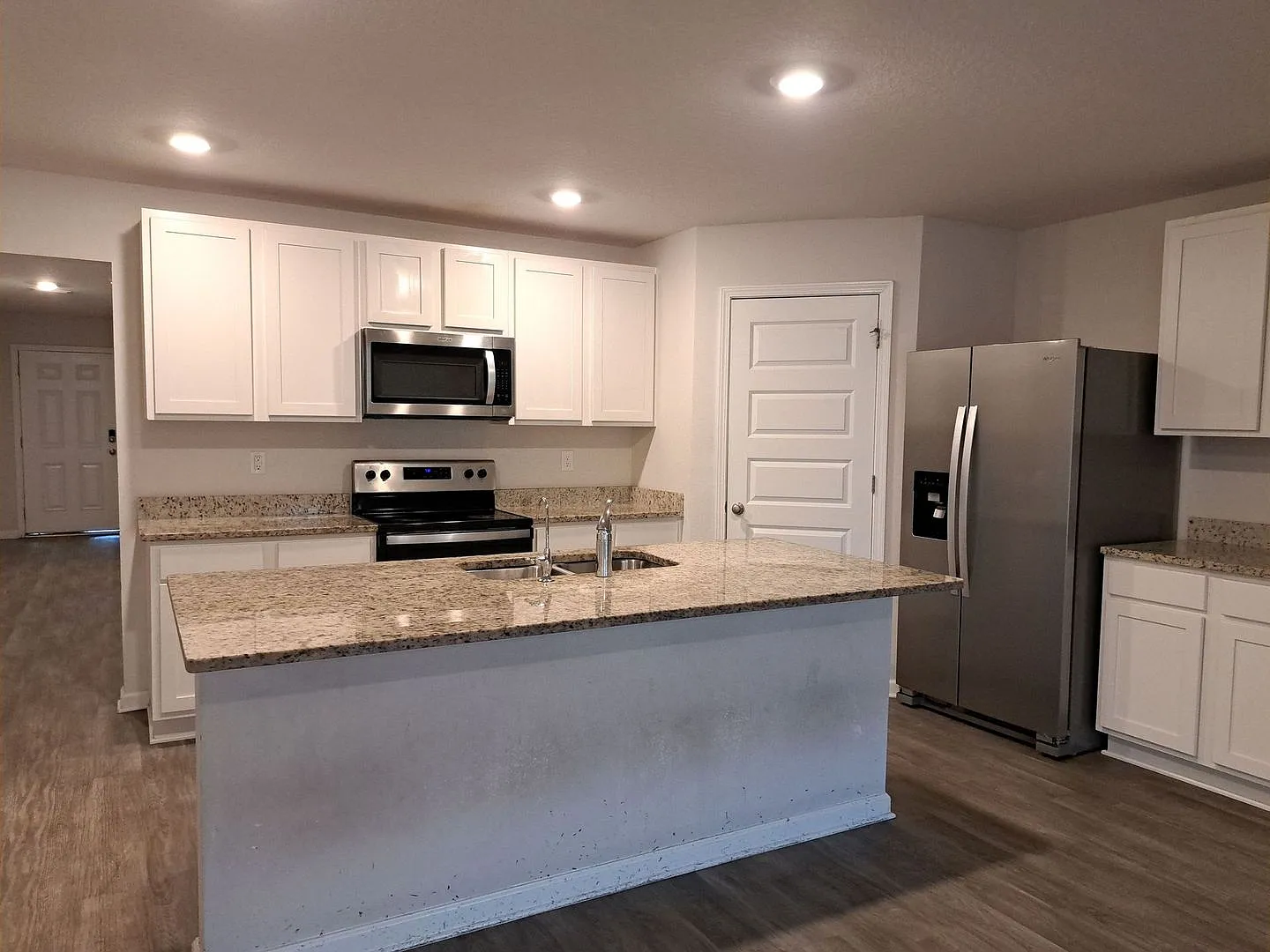 207 Ryder Lane — Photo 2