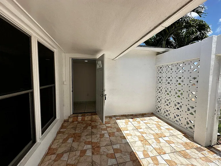 7725 Grandview Blvd — Photo 4