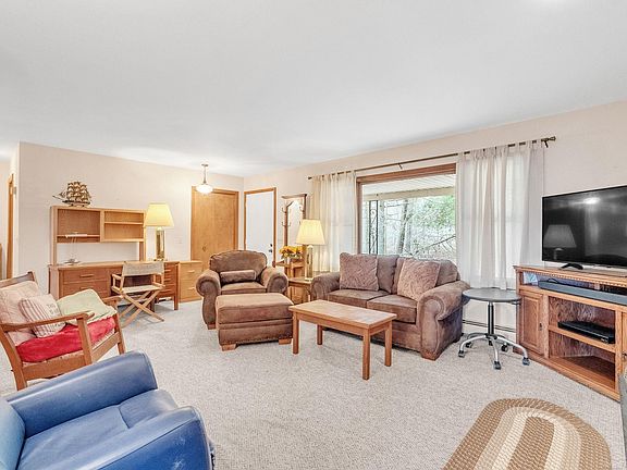 4th image of 3455 Lakeshore Rd