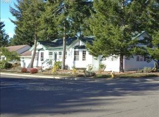 2389 21st St, Florence, OR