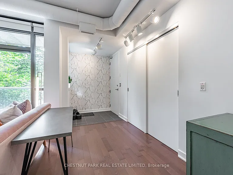 64 Niagara St #221 — Photo 3
