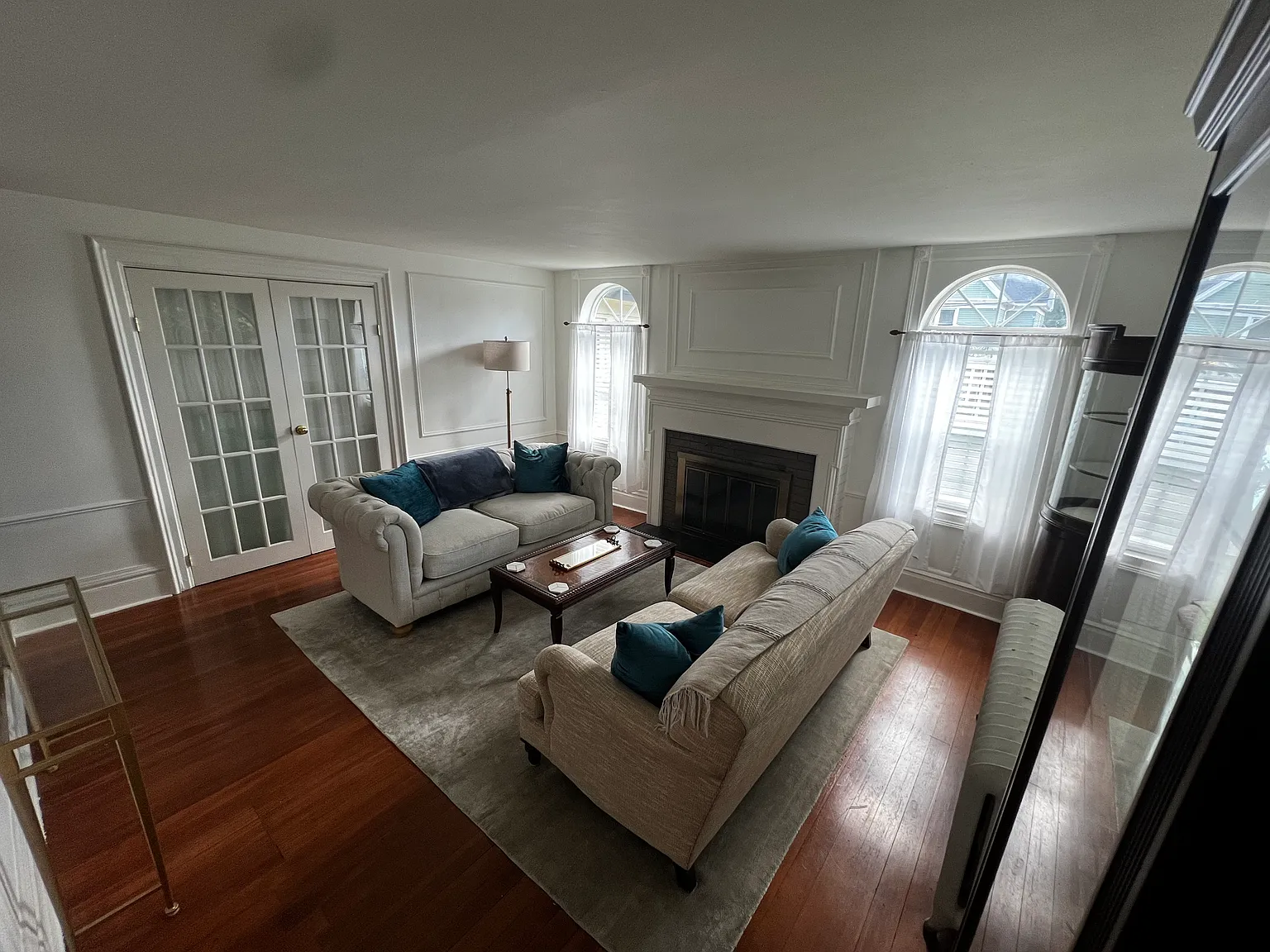 2 bed, 700 sqft, $1,700 — Photo 2