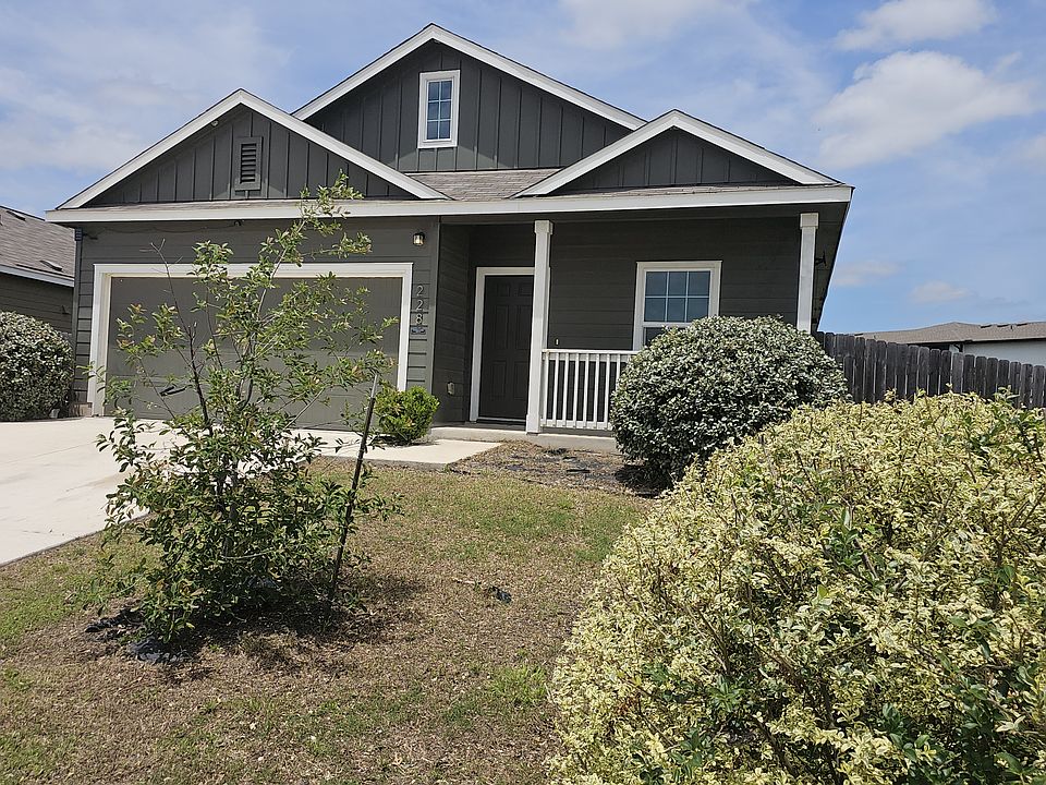 1st image of 228 Gabriels Bluff Dr